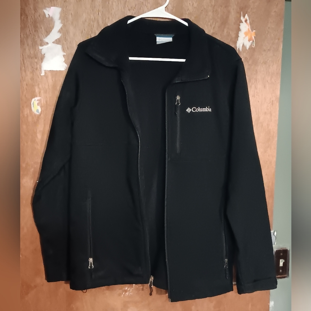 Black Medium Columbia jacket,